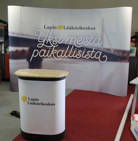 Esittelyseinä Lapin Lääkärinkeskus 4x3m Esittelyseinä Lapin Lääkärinkeskus 4x3m